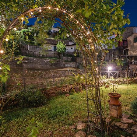 La Casa Delle Pietre Parlanti - Casa In Pietra Ai Piedi Del Parco Delle 5 Terre Bed & Breakfast Biassa Dış mekan fotoğraf