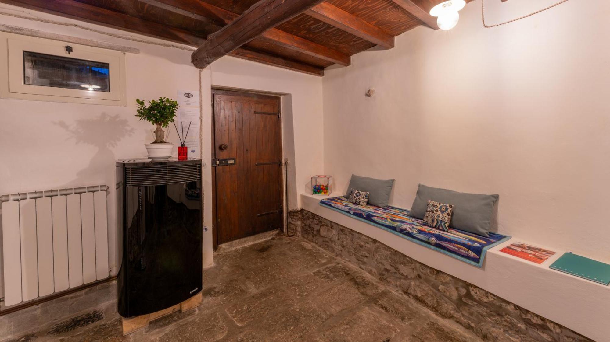 La Casa Delle Pietre Parlanti - Casa In Pietra Ai Piedi Del Parco Delle 5 Terre Bed & Breakfast Biassa Dış mekan fotoğraf