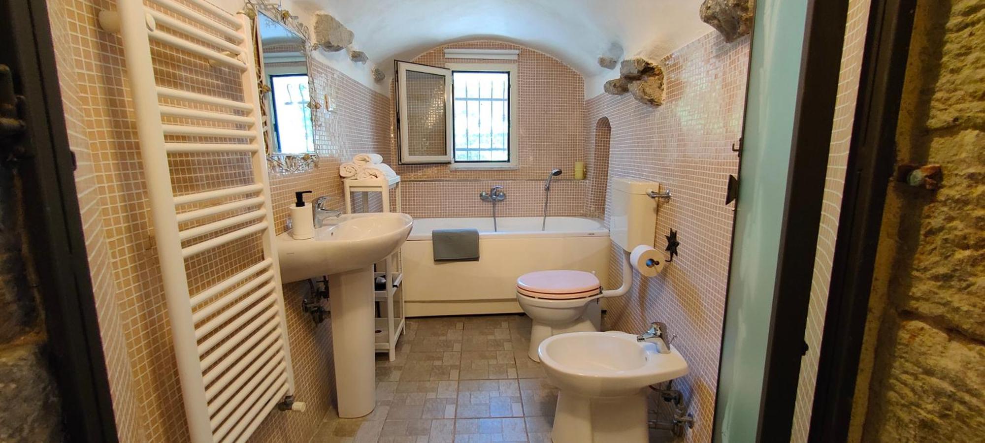 La Casa Delle Pietre Parlanti - Casa In Pietra Ai Piedi Del Parco Delle 5 Terre Bed & Breakfast Biassa Dış mekan fotoğraf
