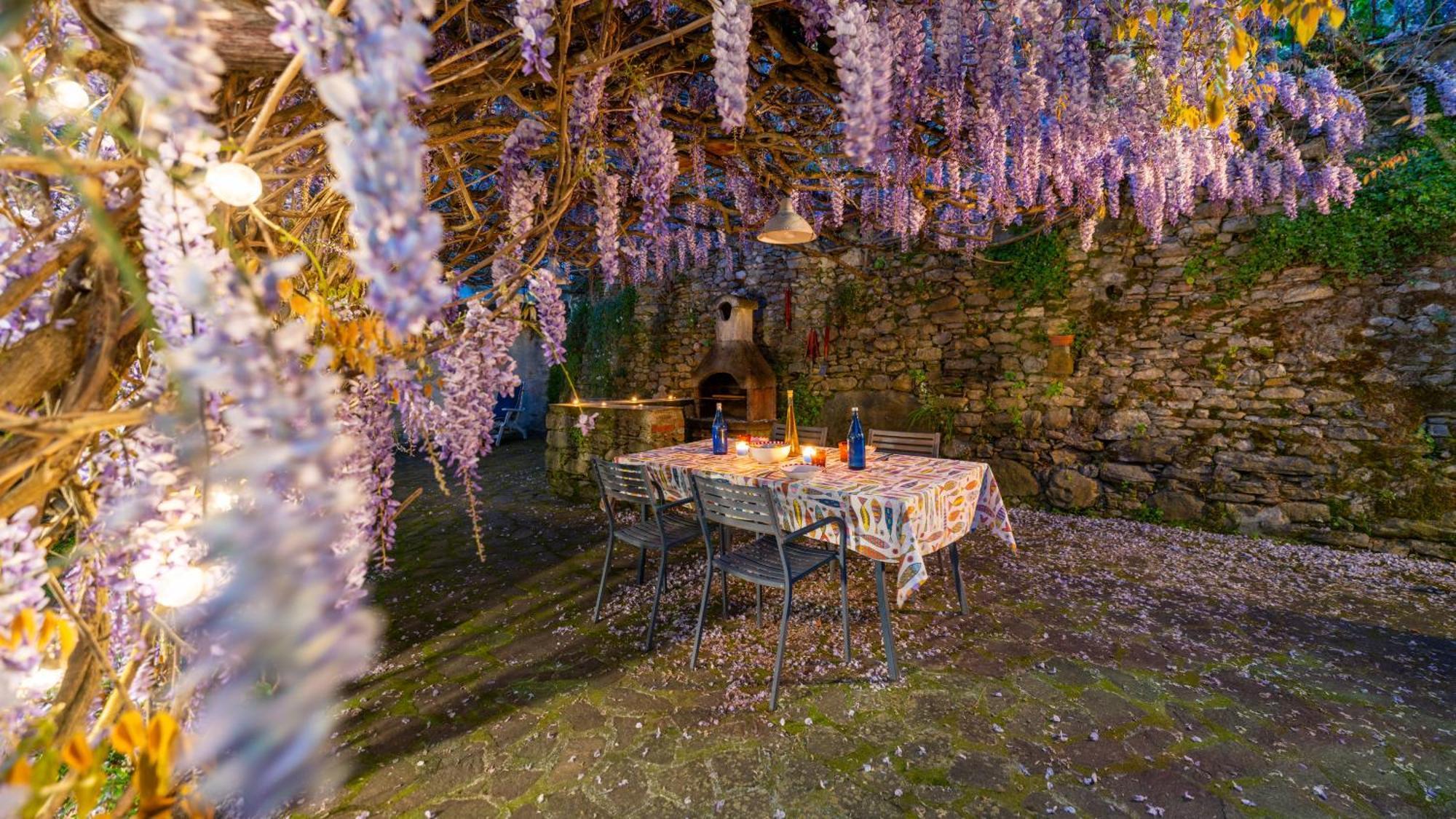 La Casa Delle Pietre Parlanti - Casa In Pietra Ai Piedi Del Parco Delle 5 Terre Bed & Breakfast Biassa Dış mekan fotoğraf